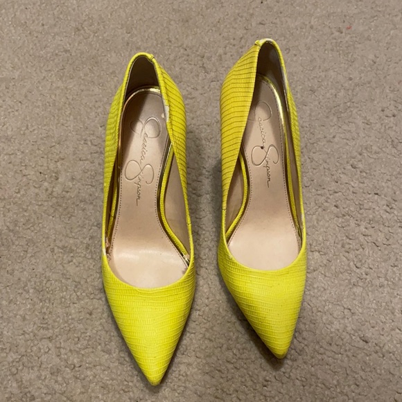 Bright yellow heels - Picture 1 of 4